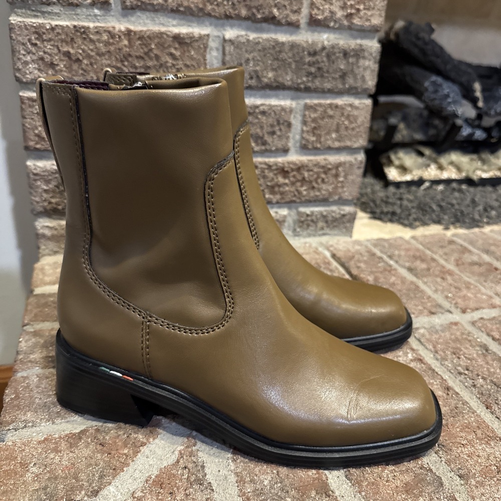 Franco Sarto Women's Bootie Size 8M Zipper Closure Square Toe Toffee Brown